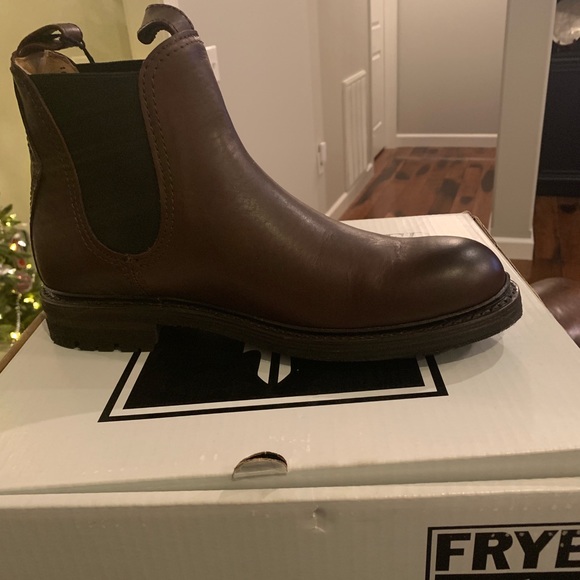 frye chelsea boot mens